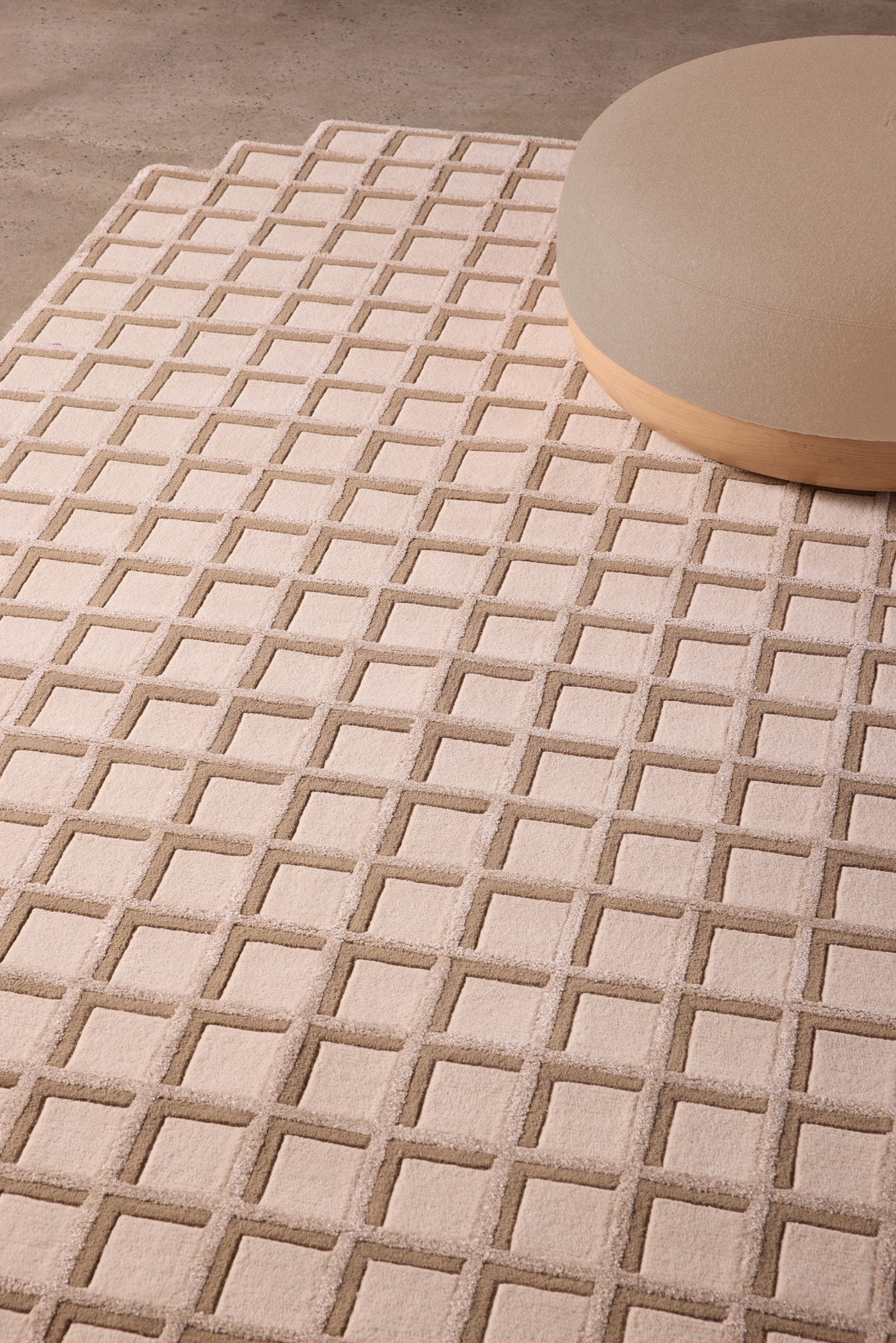 Ora Checkmate | Sand