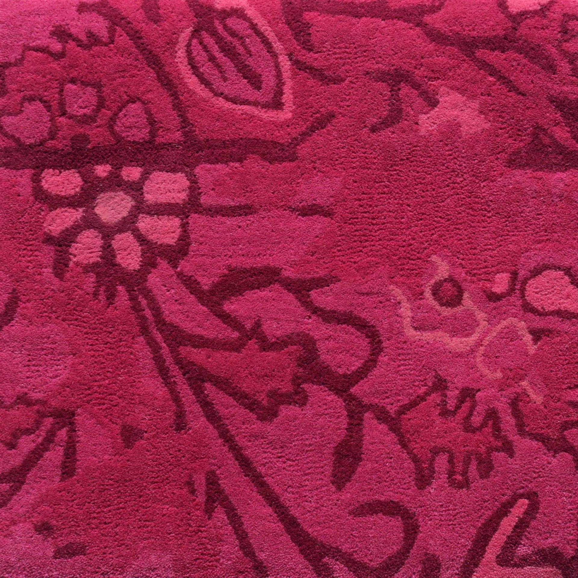 Erased Antique – Magenta – Tappeti Rugs SG